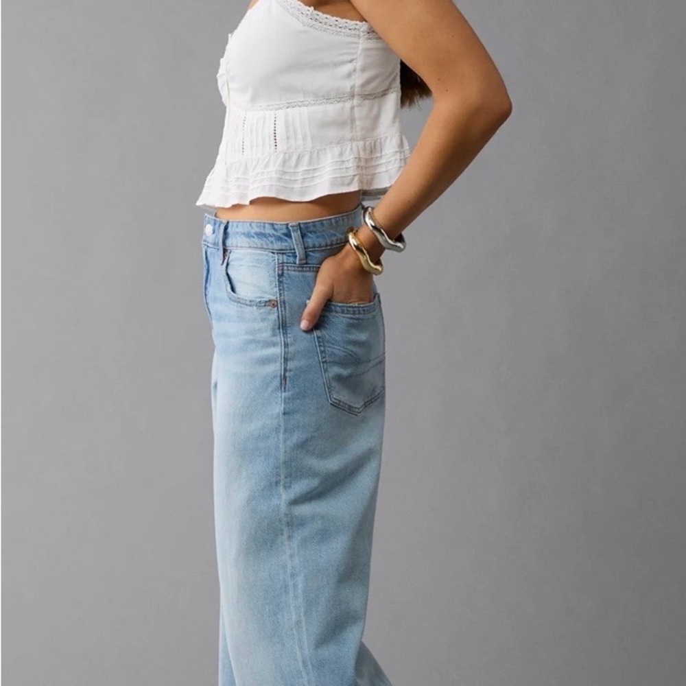American Eagle Outfitters super high-rise Light Blue ultra Wide-Leg Jeans - Picture 5 of 8